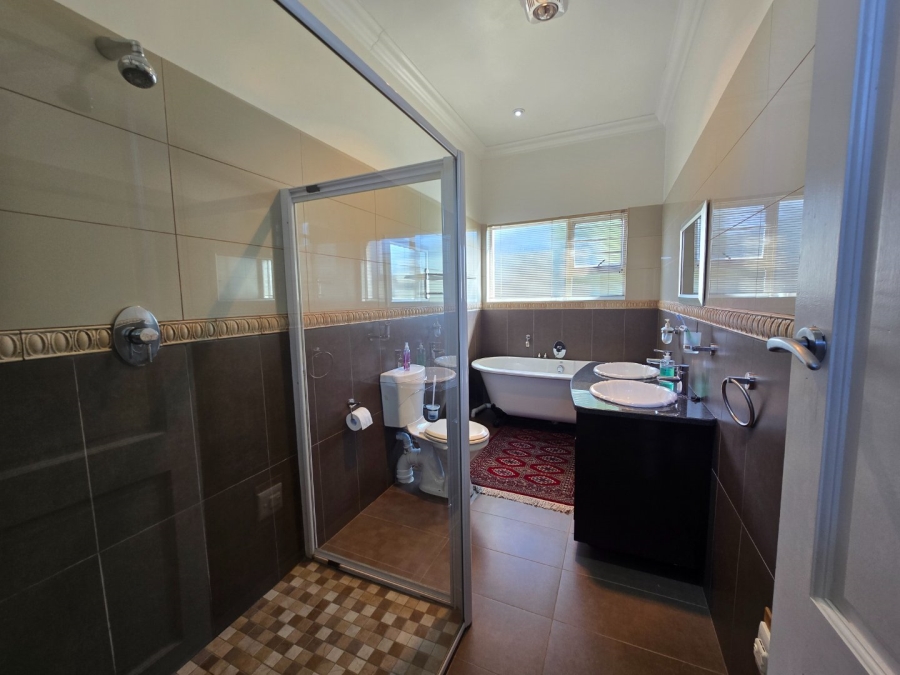 4 Bedroom Property for Sale in Helicon Heights Free State